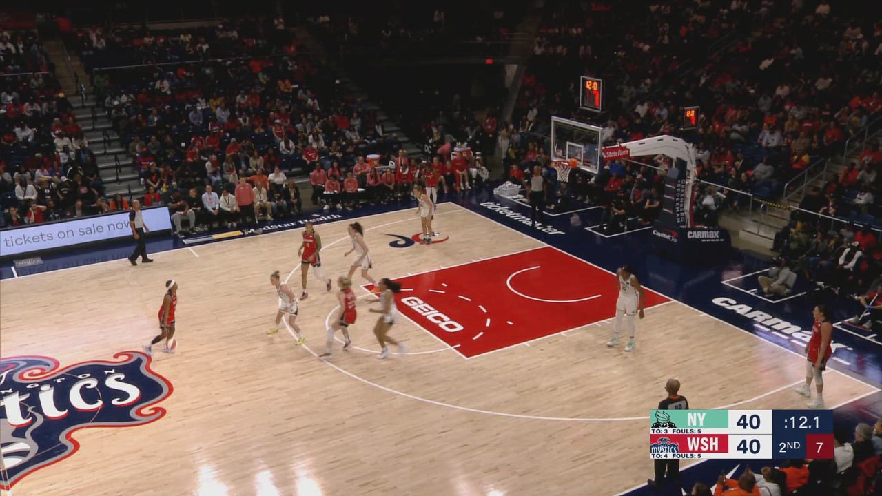 Shakira Austin gets it to go at the buzzer